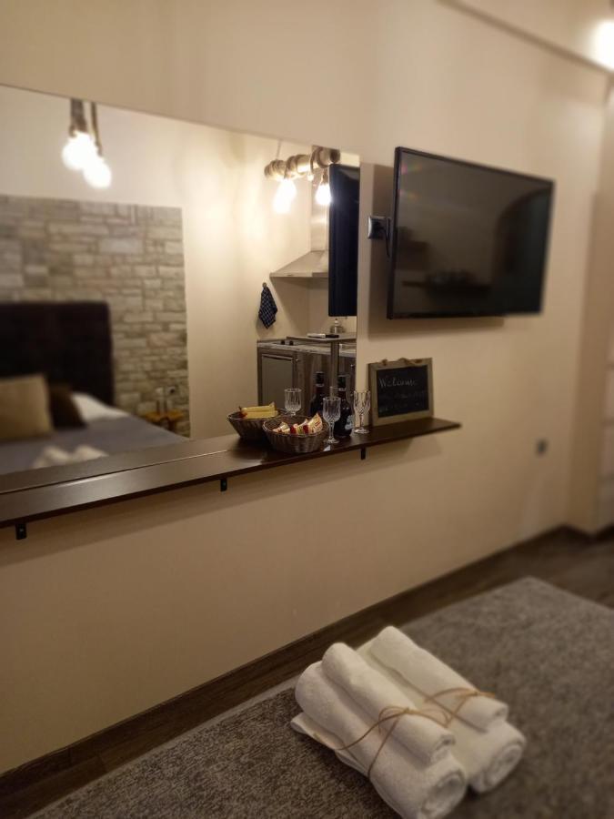 Lux Studio 1 Athena Bagian luar foto