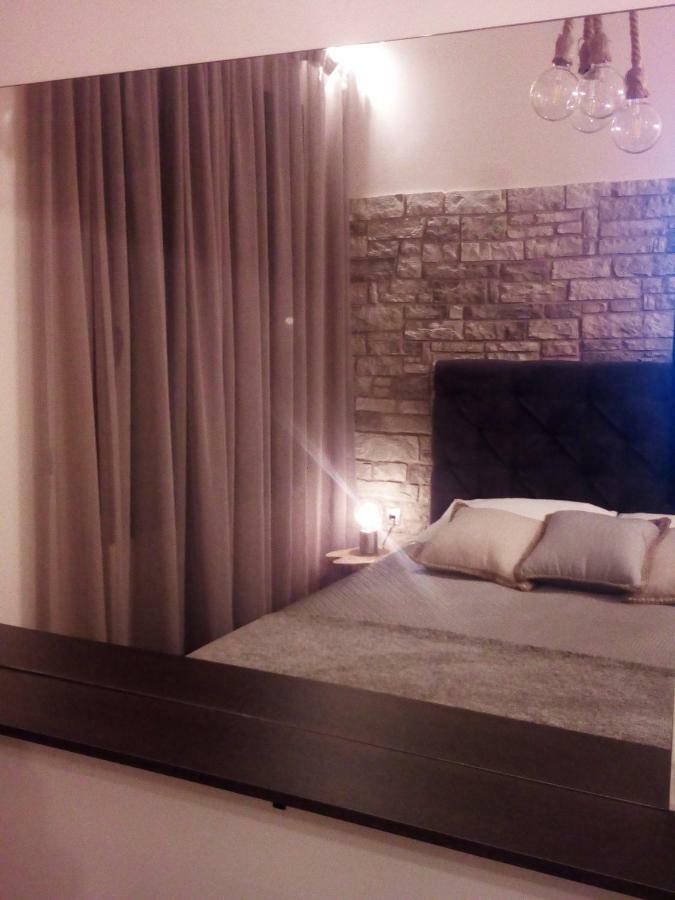 Lux Studio 1 Athena Bagian luar foto