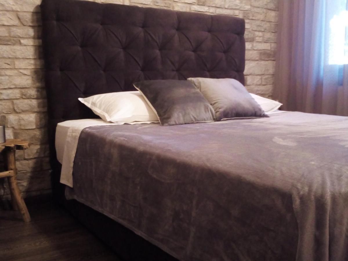 Lux Studio 1 Athena Bagian luar foto